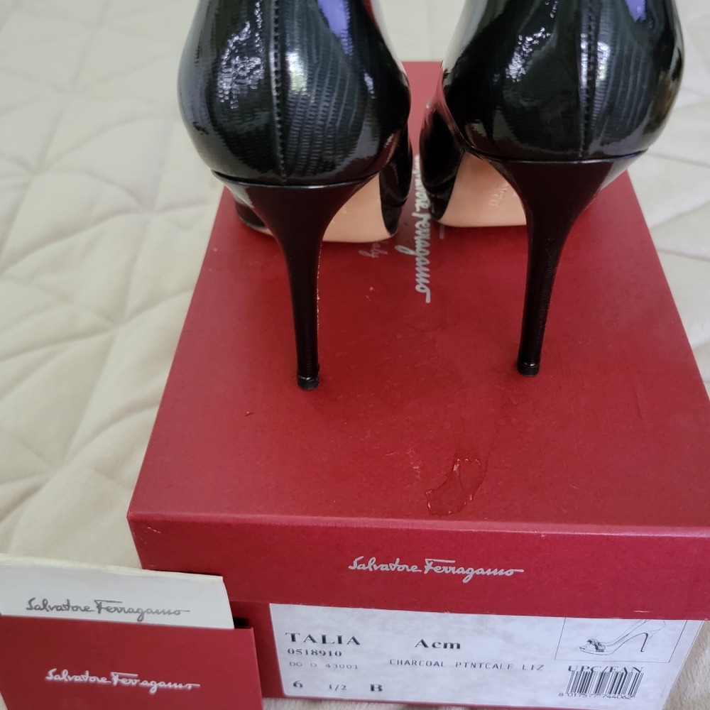 Salvadore Ferragamo.Talia Heels, 6 1/2 Charcoal